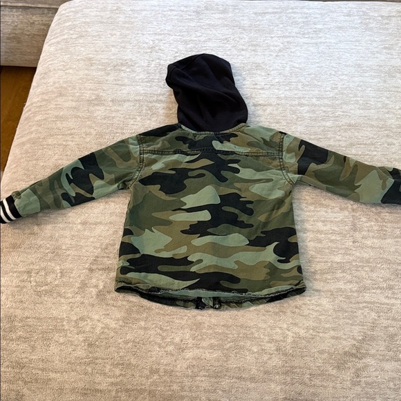 Camouflage Hooded Jacket - Picture 2 of 5